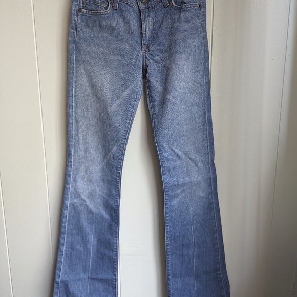 Sz. 26 --- 7 for all mankind light wash, bootcut jeans w/sqiggle pockets - Picture 14 of 16